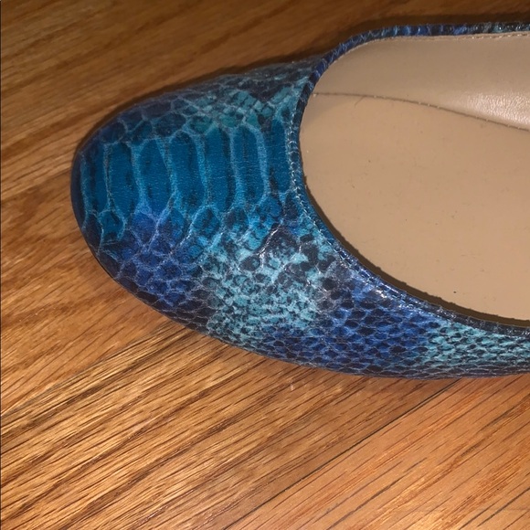 Nine West Teal Snakeskin Flats - Picture 4 of 5